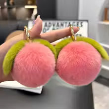 Cute Furry Peach Keychain For Car Keys High Quality Fluffty Plush Fruit Keychain Soft Fur Pink Peach Keyring Custom Bag Pendant